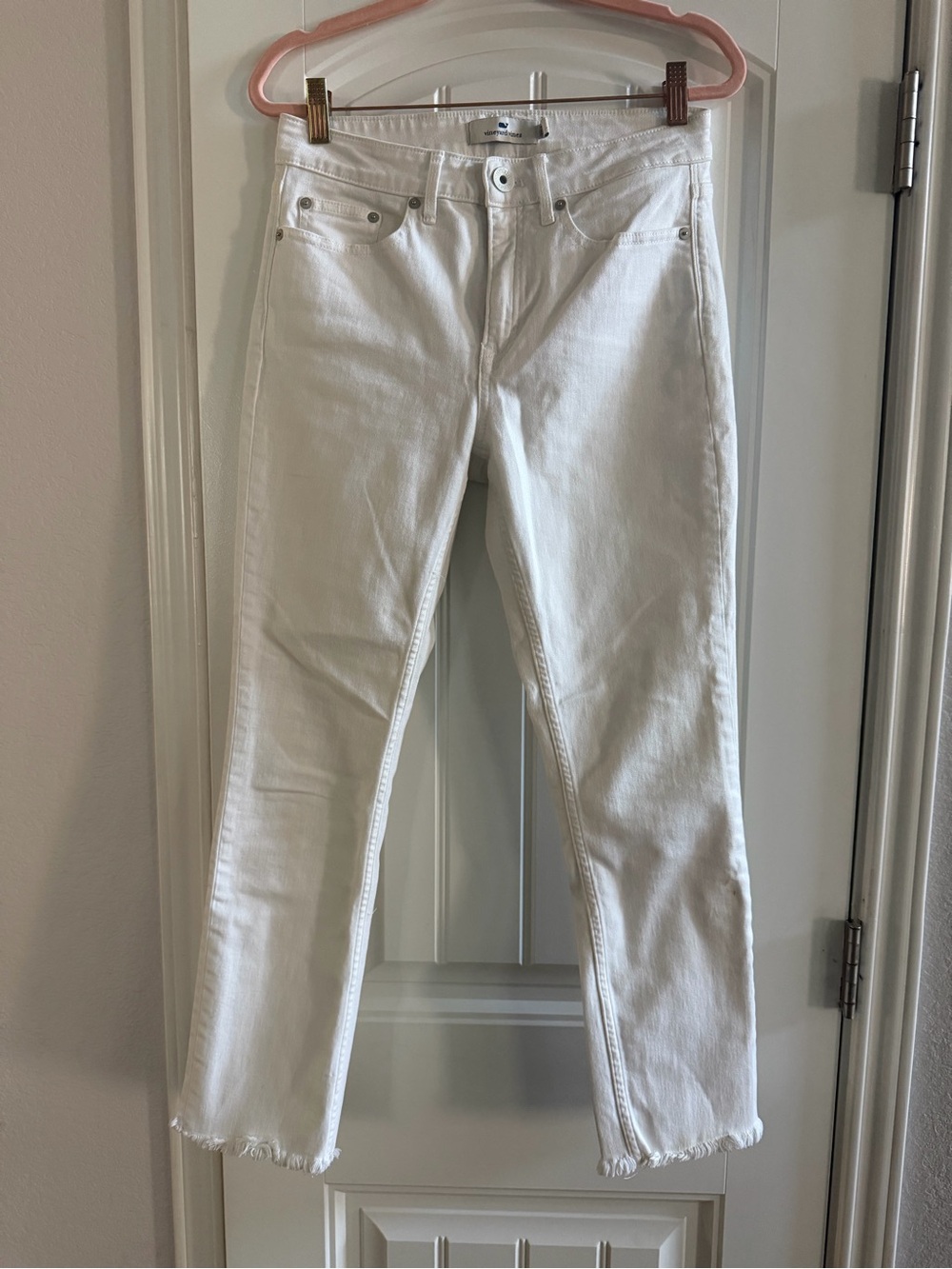 Vineyard Vines White Ankle Crop Jeans with Frayed Hem
